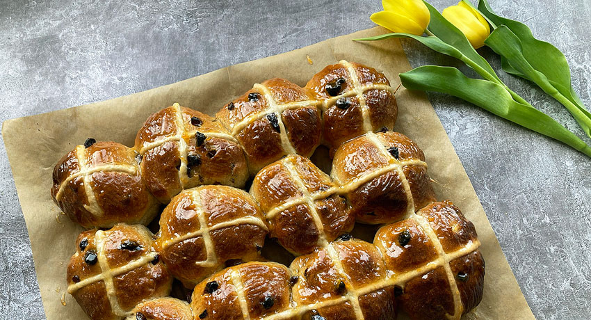 vegan hot cross bun recipe