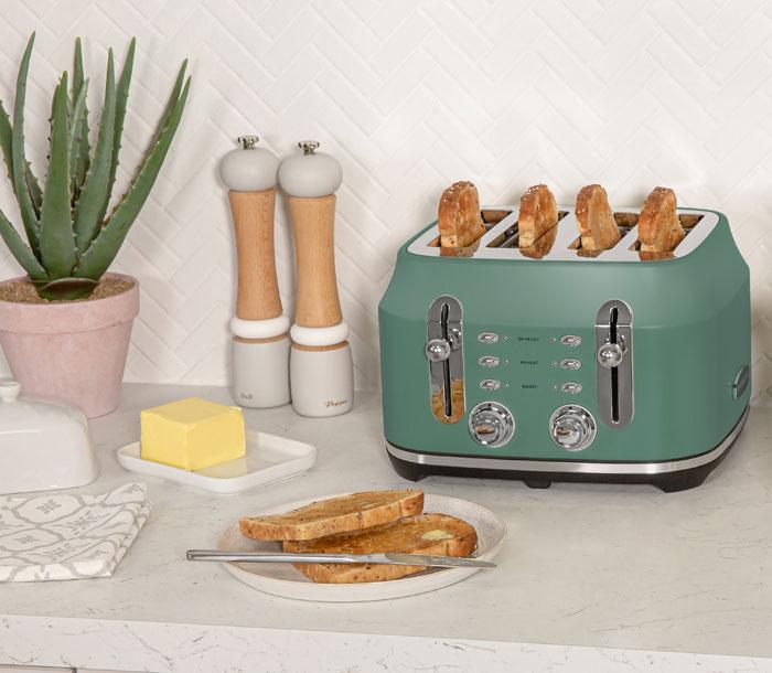 Classic 4-slice toaster